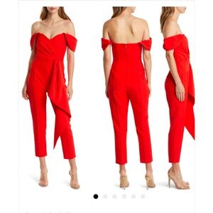 Lavish Alice one piece red jumper, size 8.
Can be off or on the shoulder.